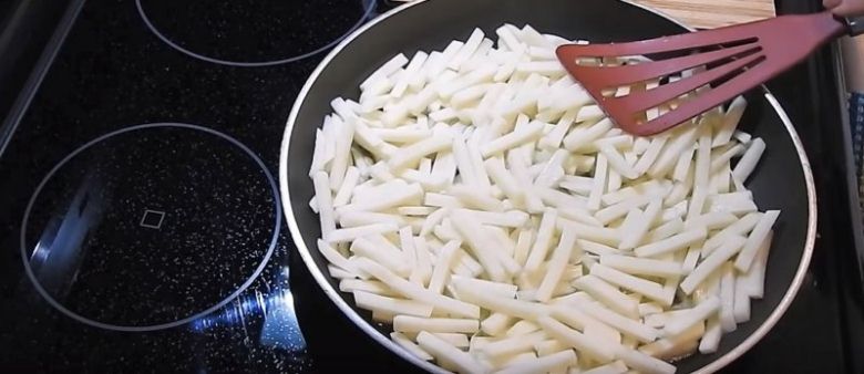 как вкусно пожарить картошку на сковороде