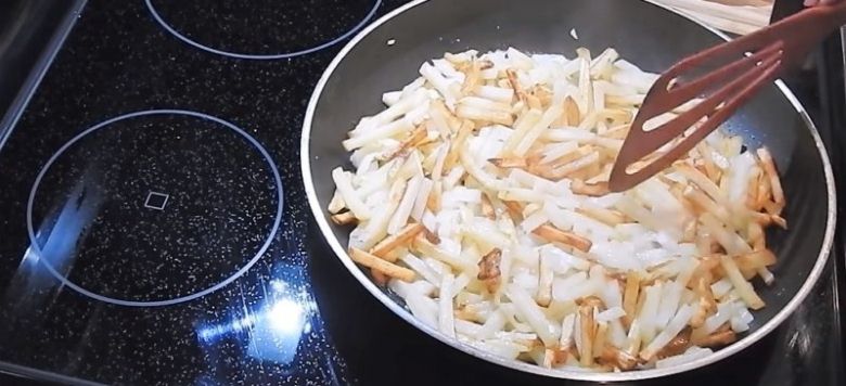 как вкусно пожарить картошку на сковороде
