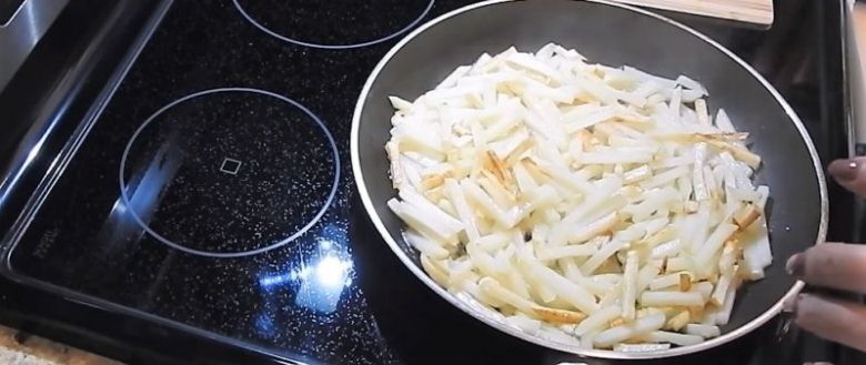 как вкусно пожарить картошку на сковороде