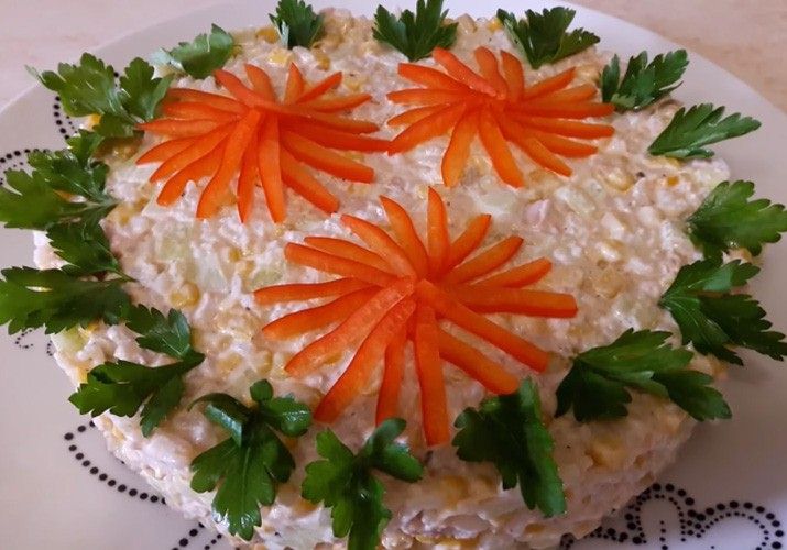 как приготовить салат из печени трески консервированной