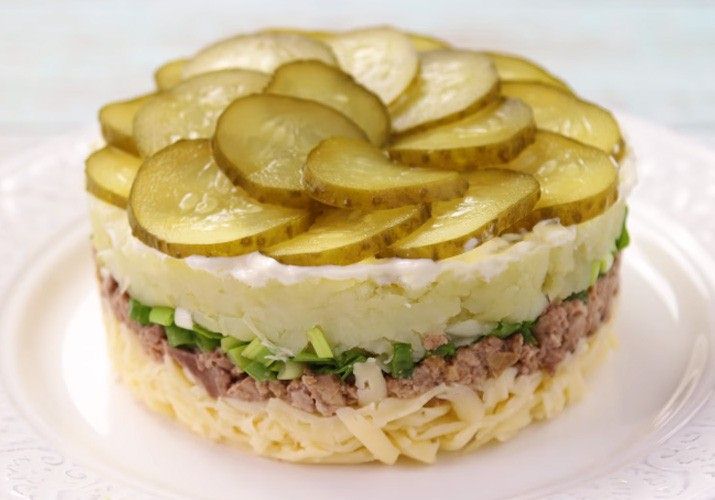 как приготовить салат из печени трески консервированной