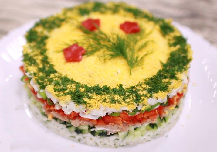 как приготовить салат из печени трески консервированной